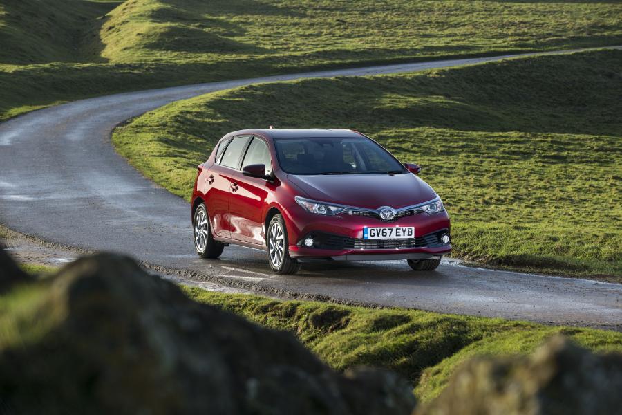  Toyota Auris 2015 года  (UK) (фото 6 из 43)